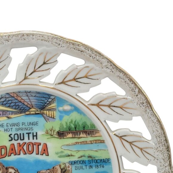 Decorative South Dakota Souvenir Plate With Gold Leaf Design & Scenic Landmarks - Picture 3 of 15